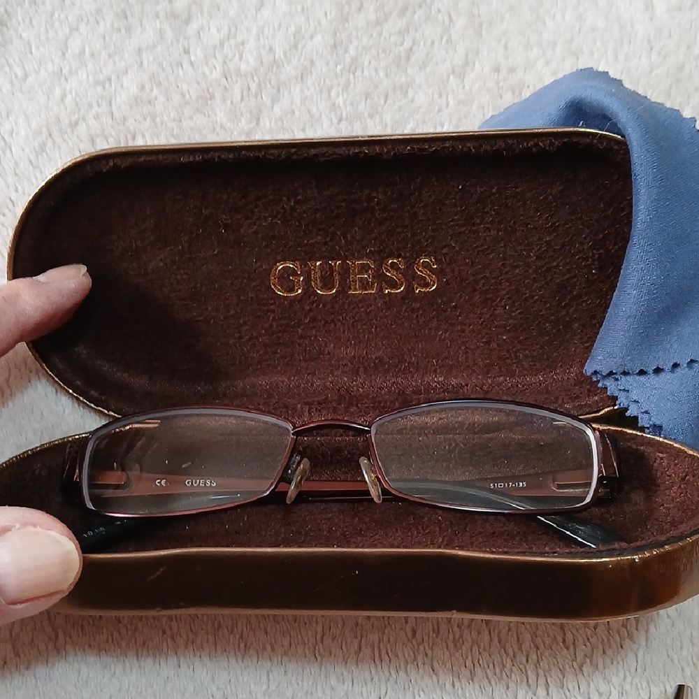 Guess Eyeglasses With Case & Cleaning Cloth